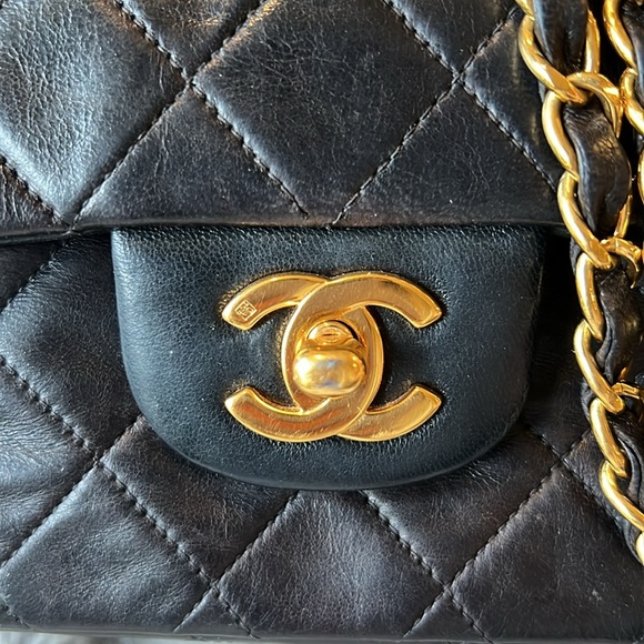 SOLD Chanel Medium Double Flap Bag - Picture 3 of 17
